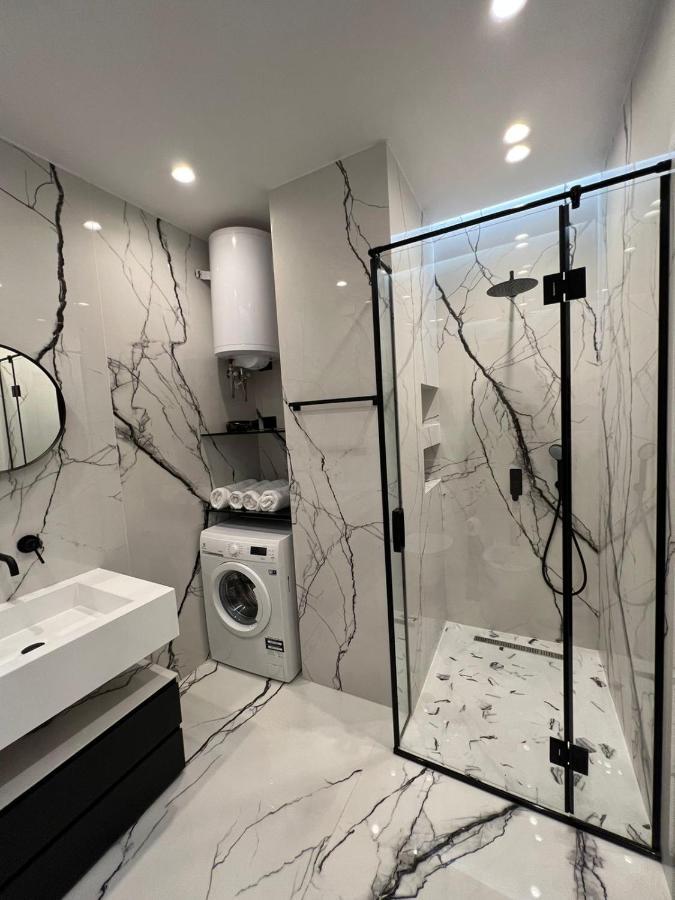 Tirana Lux Apartments ภายนอก รูปภาพ