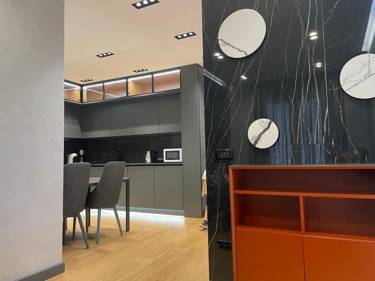 Tirana Lux Apartments ภายนอก รูปภาพ