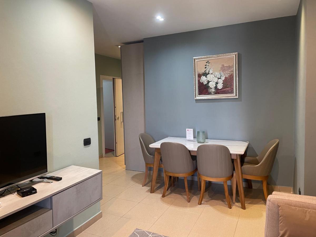 Tirana Lux Apartments ภายนอก รูปภาพ