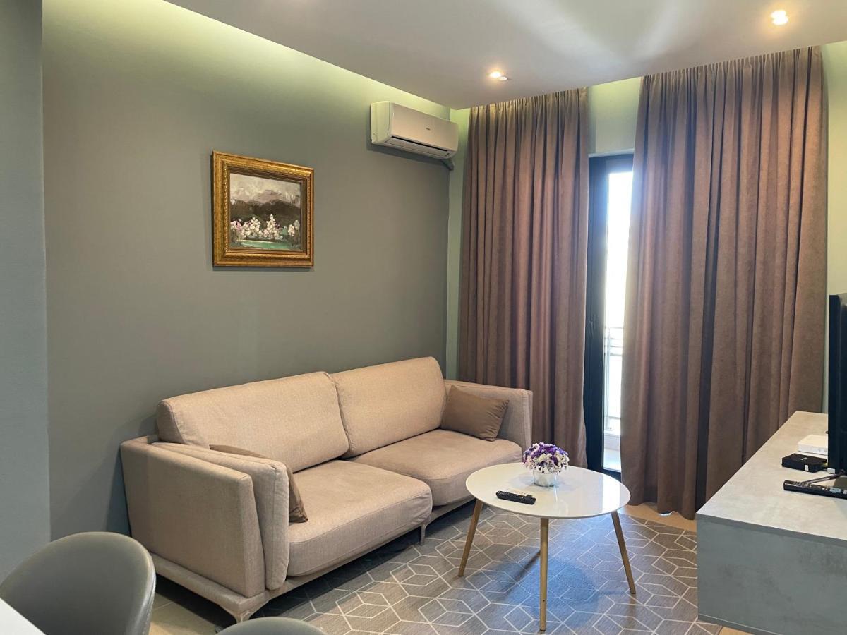 Tirana Lux Apartments ภายนอก รูปภาพ