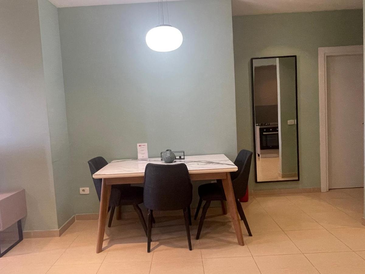Tirana Lux Apartments ภายนอก รูปภาพ