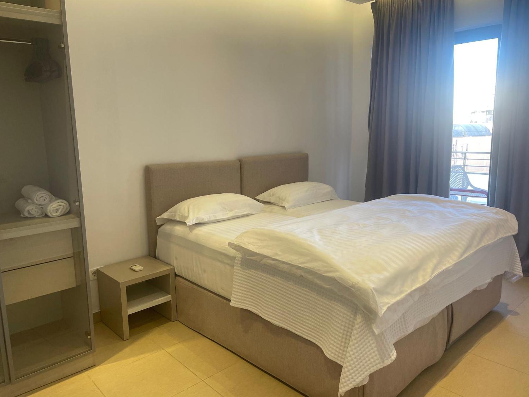 Tirana Lux Apartments ภายนอก รูปภาพ