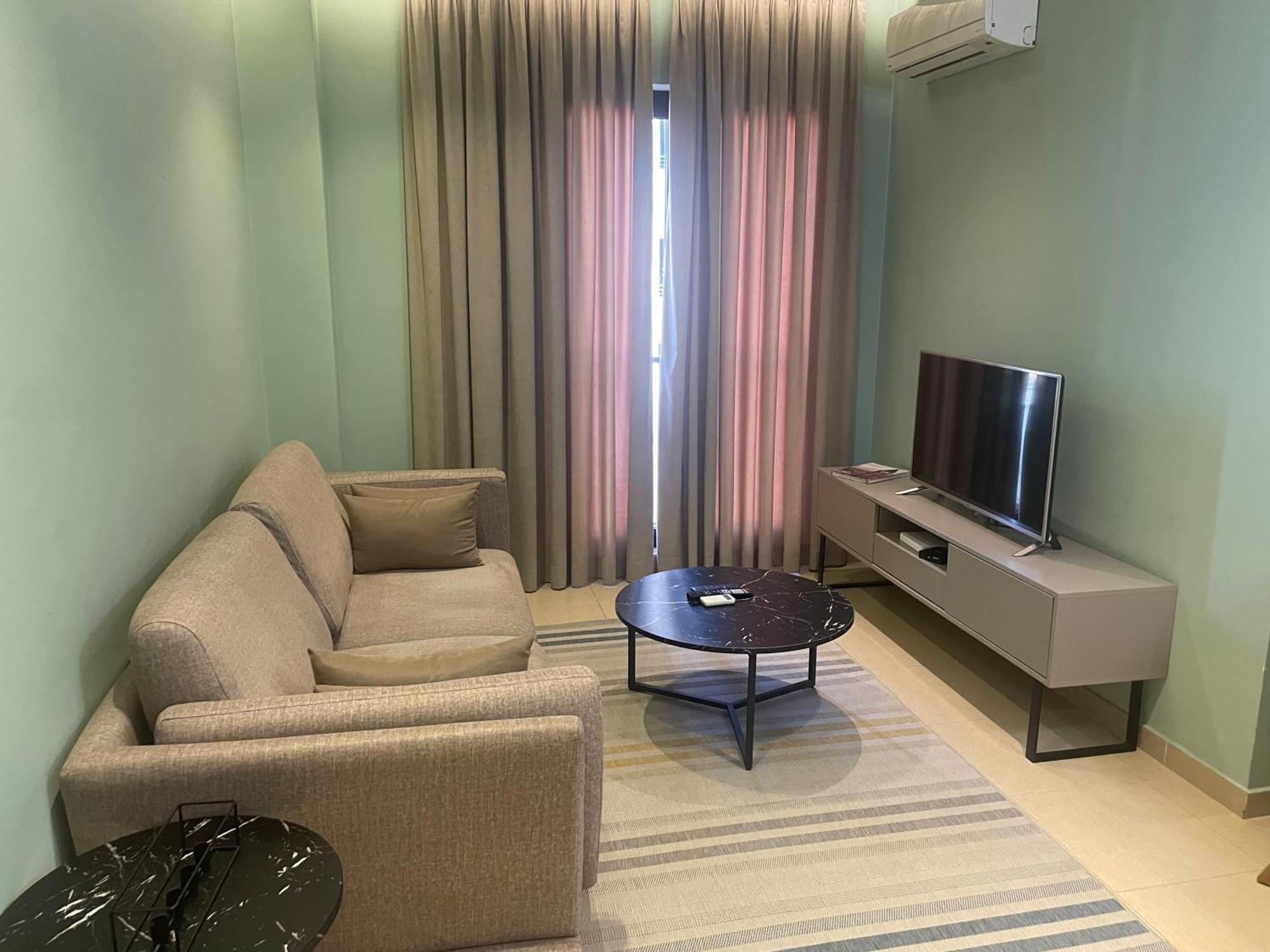 Tirana Lux Apartments ภายนอก รูปภาพ