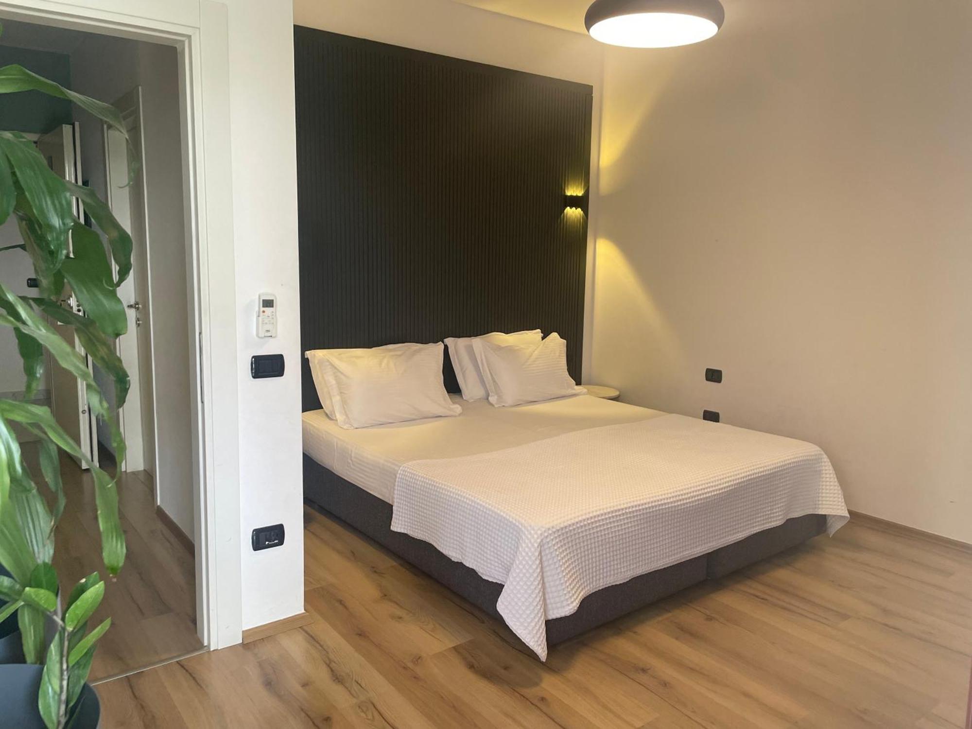 Tirana Lux Apartments ภายนอก รูปภาพ