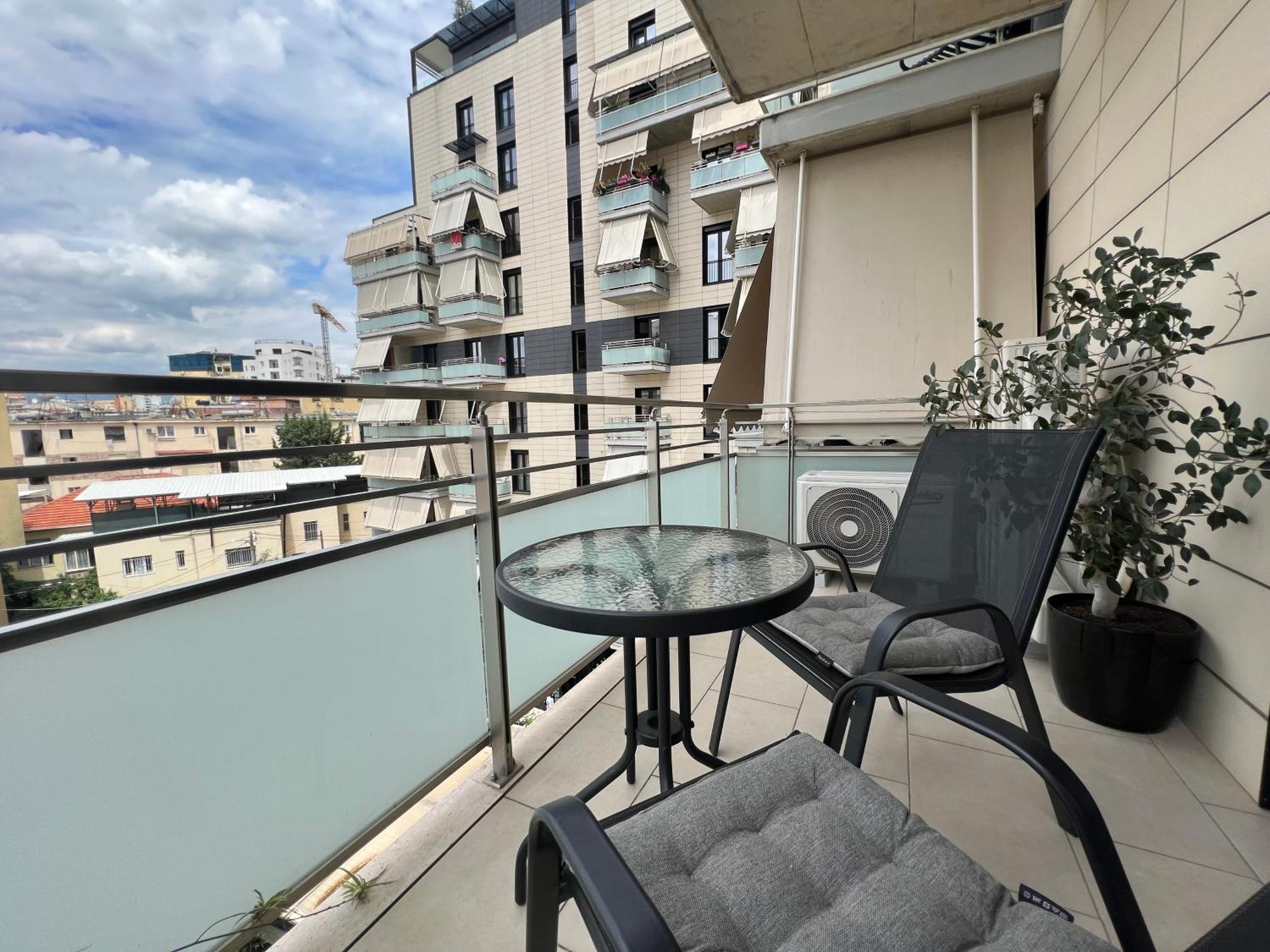 Tirana Lux Apartments ภายนอก รูปภาพ