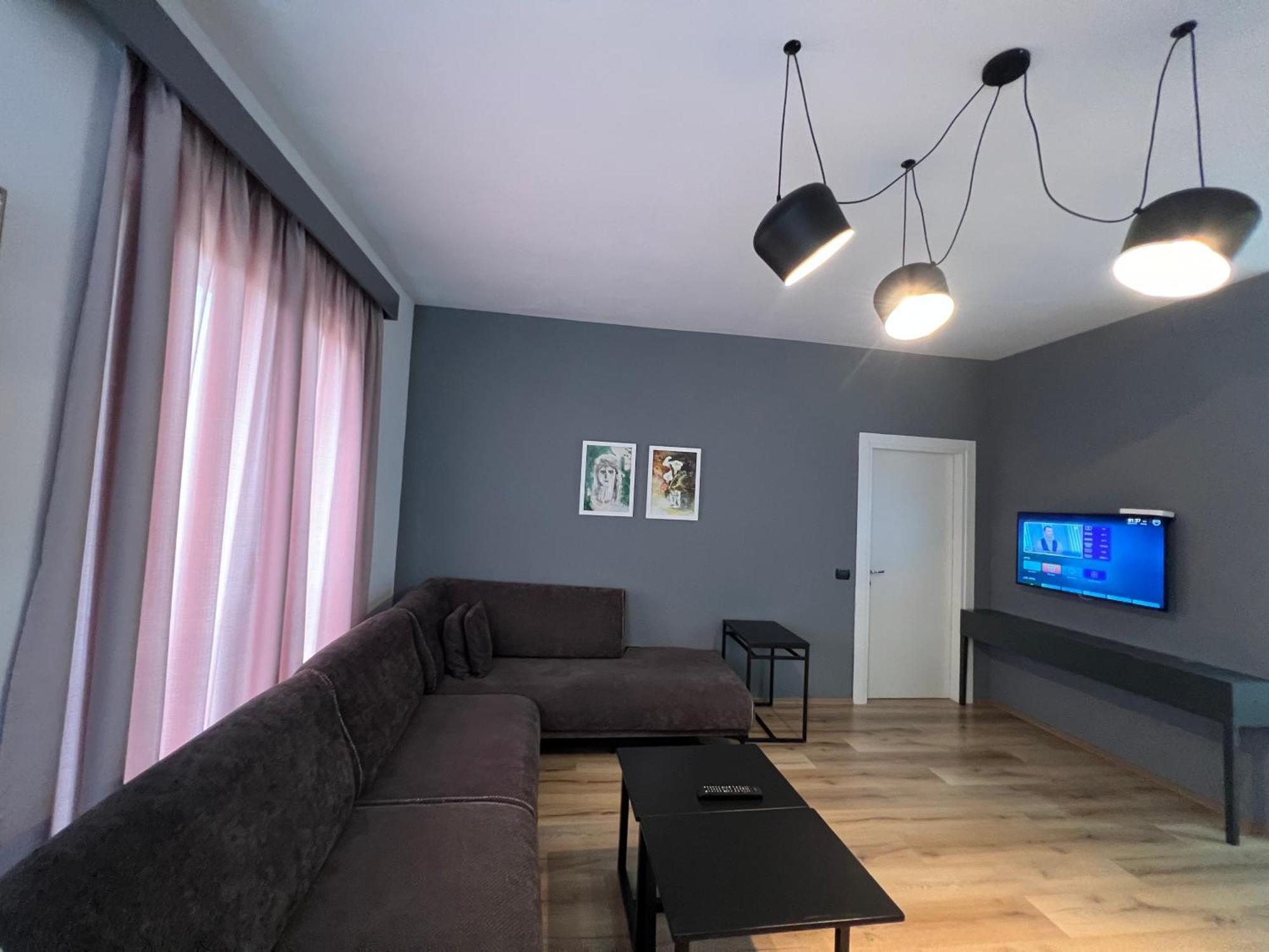 Tirana Lux Apartments ภายนอก รูปภาพ